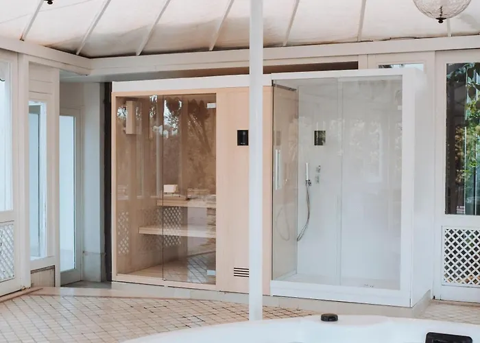 מלון Delle Querce 4*